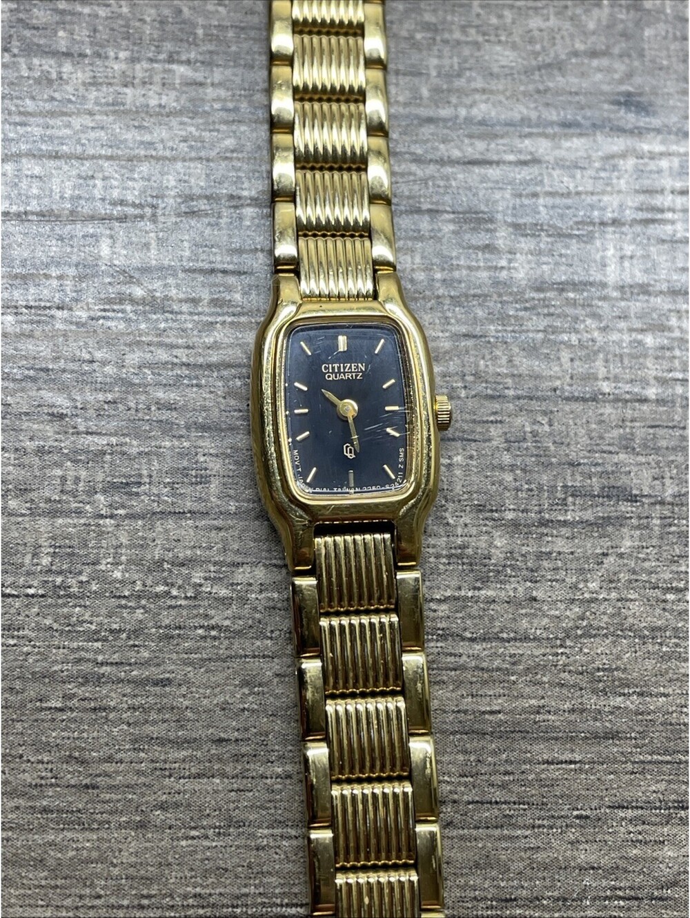 Vtg Citizen CQ Women 2250-S60791 Dress Gold Tone Quartz Analog 13mm Watch 6 1/2”